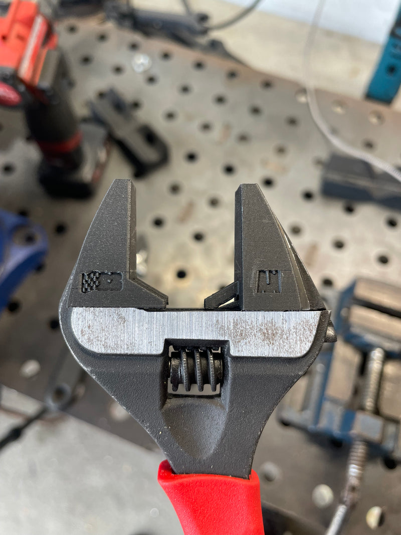 Load image into Gallery viewer, Magnetic AN Shifter Jaw Covers – Protective Covers for AN Hose Fittings
