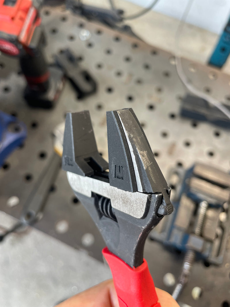 Load image into Gallery viewer, Magnetic AN Shifter Jaw Covers – Protective Covers for AN Hose Fittings
