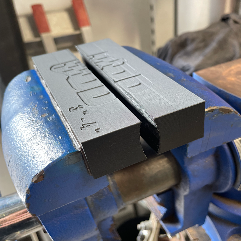 Load image into Gallery viewer, 3"-4" Tube Soft Jaws Fits 5" Vice jaws
