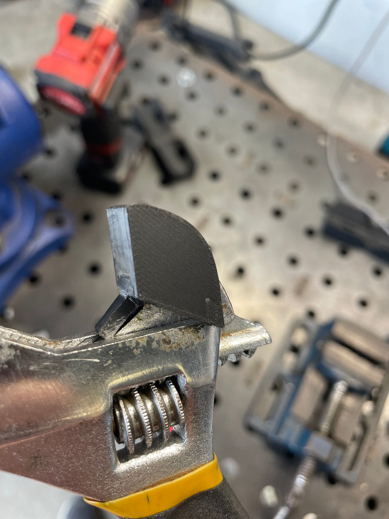 Load image into Gallery viewer, Magnetic AN Shifter Jaw Covers – Protective Covers for AN Hose Fittings
